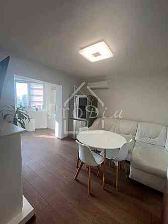 Продаж Квартира 2-кімнатна, 12/16 поверх на Драгоманова вул., 12а Киев