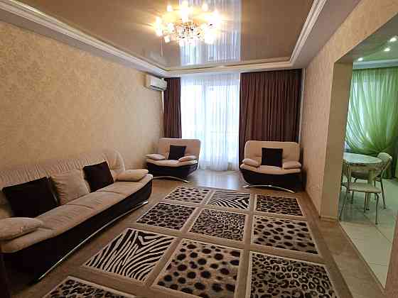 Продаж Квартира 3-кімнатна, 2/16 поверх на 8 Марта ул. Дніпро