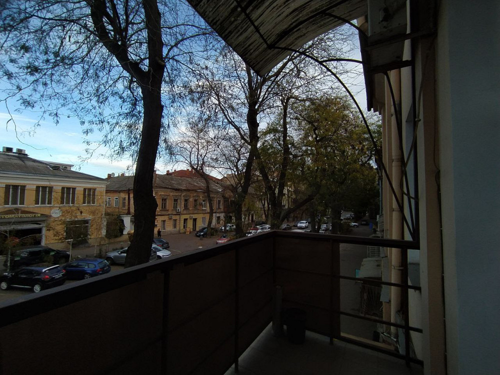 Продам  квартиру  просторную в самом центре, для большой  семьи, можно под офис. Odessa - photo 9