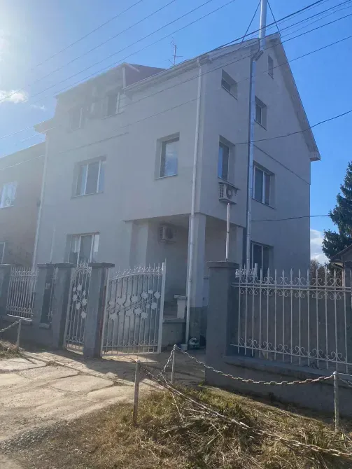 For sale 3-storey House with land 6 ares 295 sq.m 7+ rooms at Флоріана Заплетала Uzhhorod - photo 1