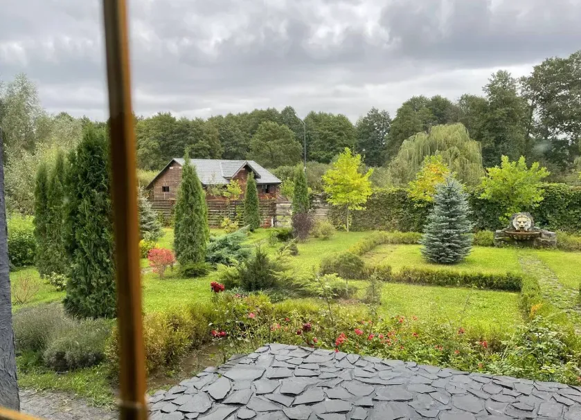 Продаж 2-поверховий Будинок з ділянкою 75 сот 400 кв.м 6 кімн. на зазим