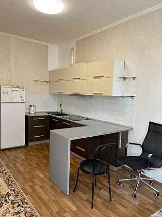 Оренда Квартира 1-кімнатна, 10/17 поверх на Урлівська, 4а Kiev