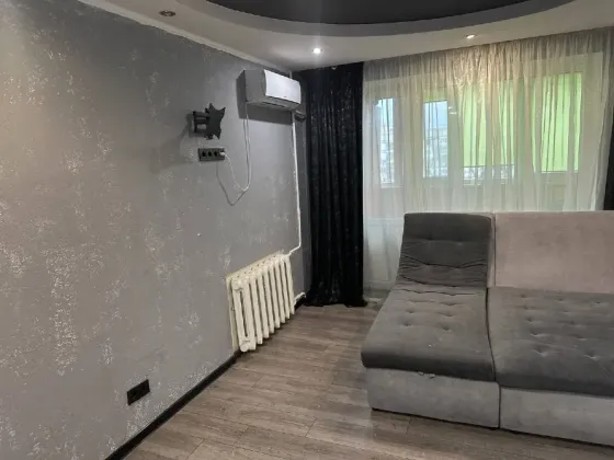 Продаж 1к Квартира 40 кв.м ж\м Тополь -2 дом. 42 Дніпро