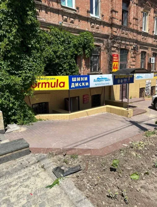 Продаж Магазин / салон / торгова точка площа 149 кв.м 1-й поверх на Артема 44 Дніпро - фото 1