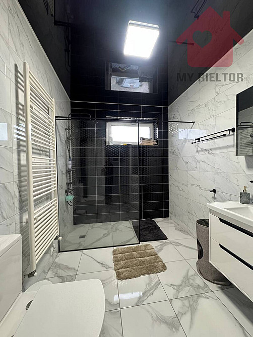 Сучасний будинок з сонячними панелями та гаражем у новому районі. Uzhhorod - photo 12