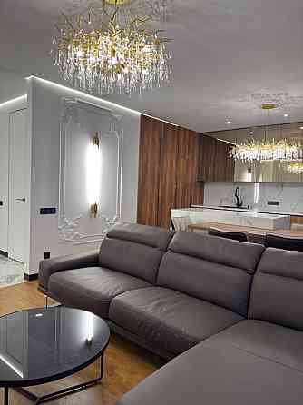 Продаж Квартира 3-кімнатна, 11/25 поверх на Васильківська вул., д. 37г Київ