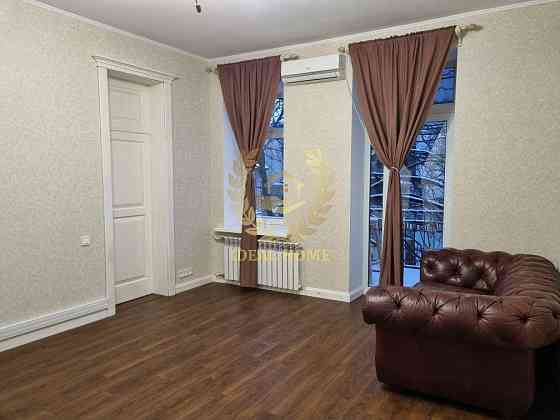 Продаж Квартира 2-кімнатна на Межигорская ул., 22 Kiev