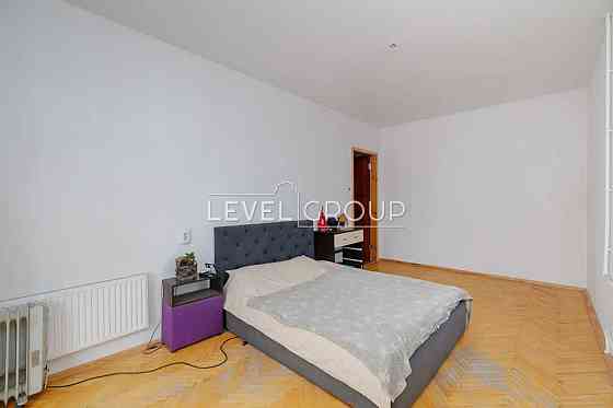 Продаж Квартира 2-кімнатна, 5/5 поверх на Кирилівська Київ