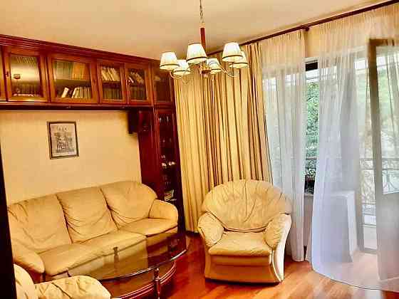 Оренда Квартира 3-кімнатна, 2/4 поверх на пер. Артиллерийский Київ