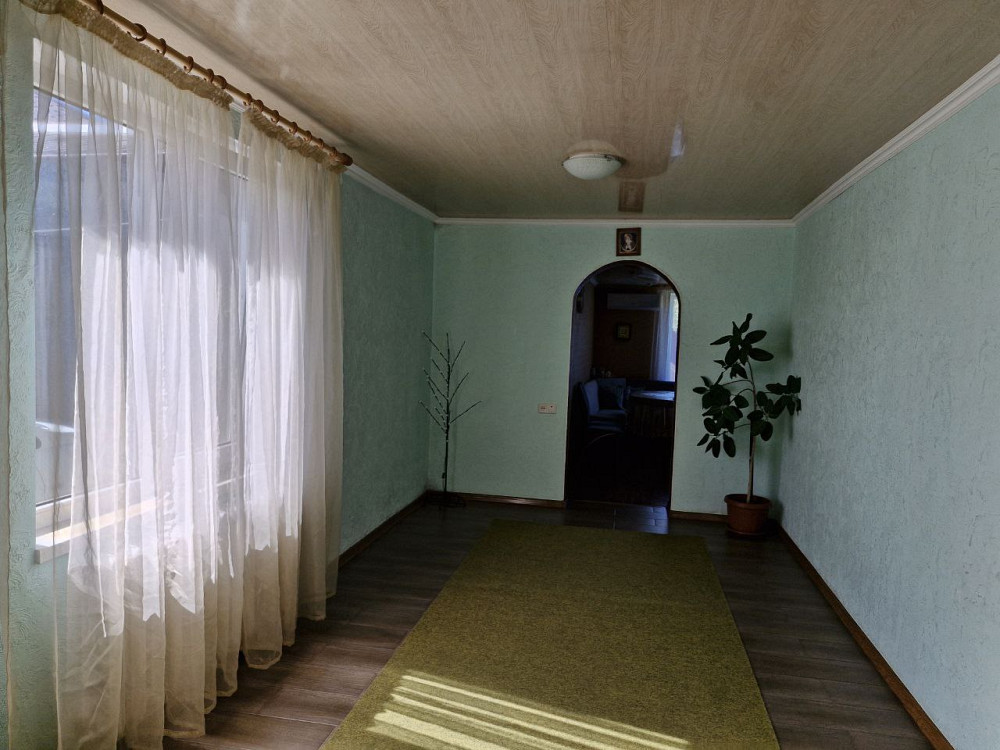 Семейный дом с детской площадкой и гаражом на тихой улице Нерубайське - фото 15