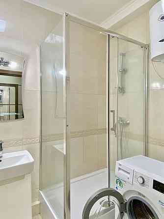 Продаж Квартира 1-кімнатна, 1/6 поверх на Дмитра Луценка вул., д. 10 Kiev