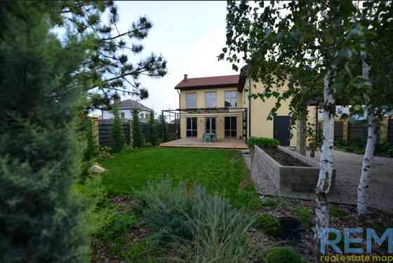 Новый дом с авторским дизайном в пос.Лески Ліски (Комінтернівський район)