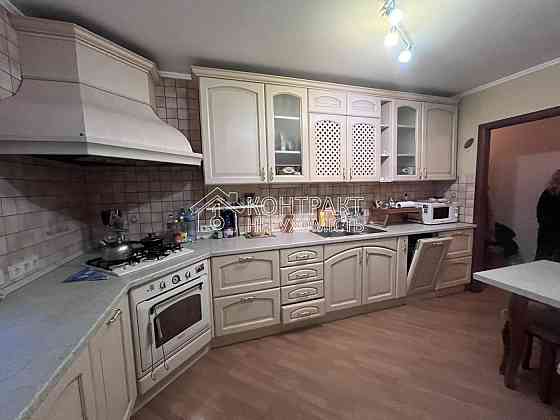 Продаж Квартира 3-кімнатна, 2/9 поверх на вул. Велика Кільцева Харьков