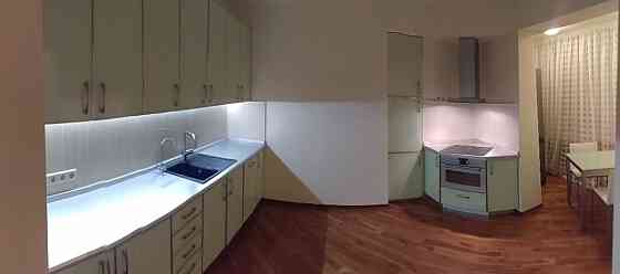 Оренда Квартира 1-кімнатна, 24/33 поверх на Днепровская набережная, 1 Київ