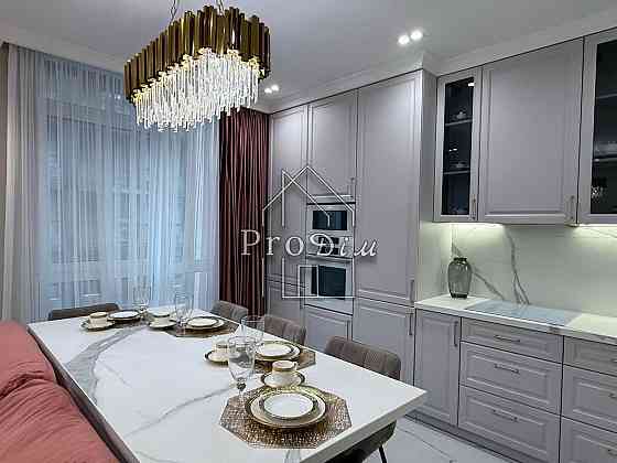 Продаж Будинок 3-кімнатний на Предславинська вул., 42А Київ