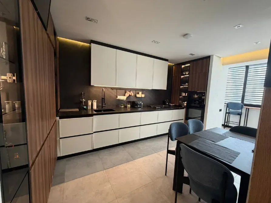 Продажа 2к Квартира 69.2 кв.м вул. Центральна, ЖК 