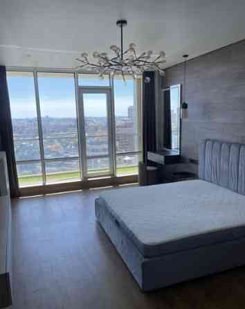 Оренда Квартира 3-кімнатна, 25/25 поверх на Генуэзская ул., 3а Одеса