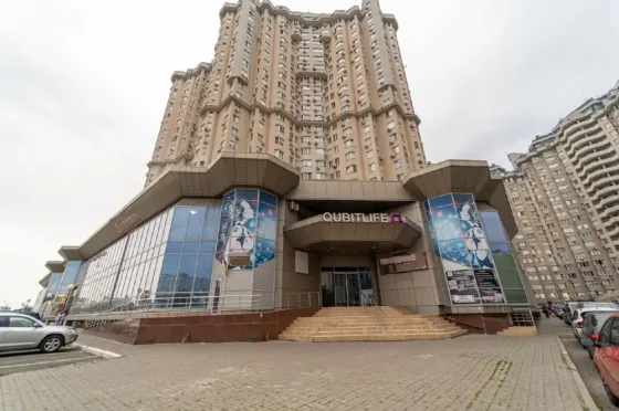 Продаж Магазин / салон / торгова точка площа 711 кв.м 1-й поверх на Середньофонтанська, 19 Одеса