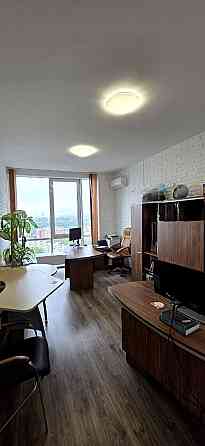 Продаж Квартира 2-кімнатна, 21/23 поверх на Берестейський вул., д. 26 Kiev