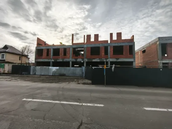 Продажа Торгово-офисный центр площадь 380 кв.м 1-й этаж на Андрія Палая 2А Ужгород