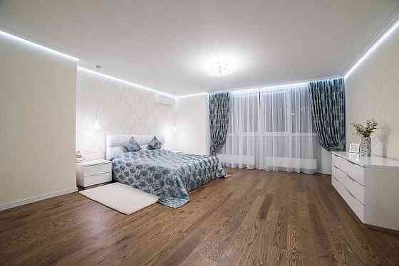 Продаж Квартира 2-кімнатна, 8/25 поверх на Ділова вул., д. 2Б Київ