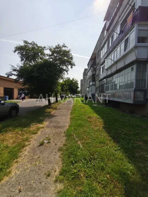 For sale Space In Residential Building area 598 sq.m floor 1 at Прикордонників 6А Chop - photo 1