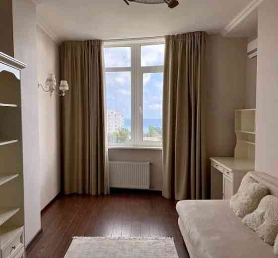 Оренда Квартира 3-кімнатна, 11/22 поверх на Французский б-р, 22/1 Одеса