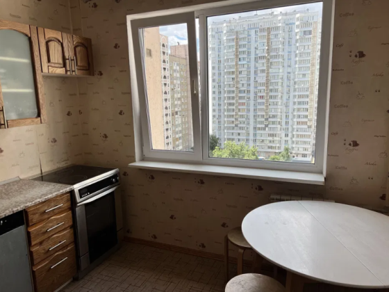 Оренда Квартира 3-кімнатна, 12/12 поверх на Харківське шосе, 154 Kiev