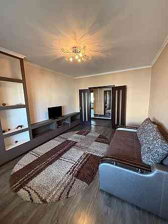 Оренда Квартира 1-кімнатна, 24/26 поверх на Драгоманова, 6/1 Киев