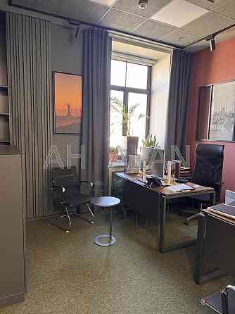 Оренда офісне приміщення на Хмельницького Богдана вул., 19/21 поверх - 4/7 Kiev
