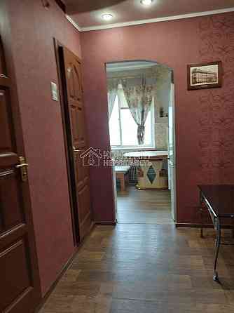 Продаж Квартира 3-кімнатна, 8/9 поверх на вул. Олексіївська Харків