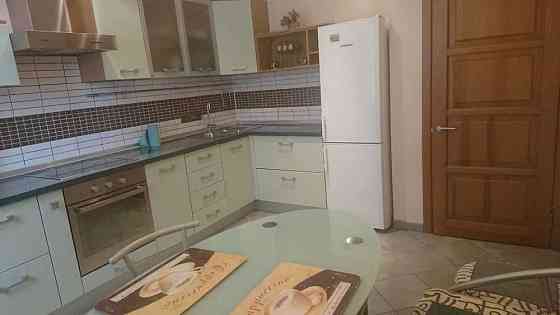 Оренда Квартира 2-кімнатна, 9/16 поверх на пр. Валерия Лобановского Київ