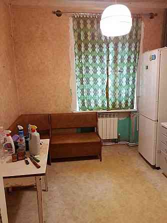 Продаж Квартира 4-кімнатна, 1/2 поверх на Караваева ул., 41 Днепр