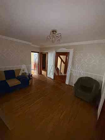 Оренда Будинок 3-кімнатний на Вишняківська вул., 7Б Київ