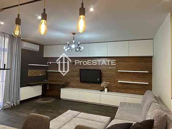 Продаж Квартира 3-кімнатна, 6/10 поверх на вул. Регенераторна Kiev