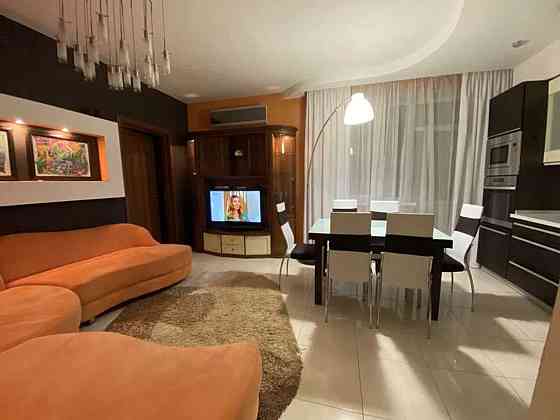 Оренда Квартира 1-кімнатна, 16/21 поверх на Бажана, 10 Kiev