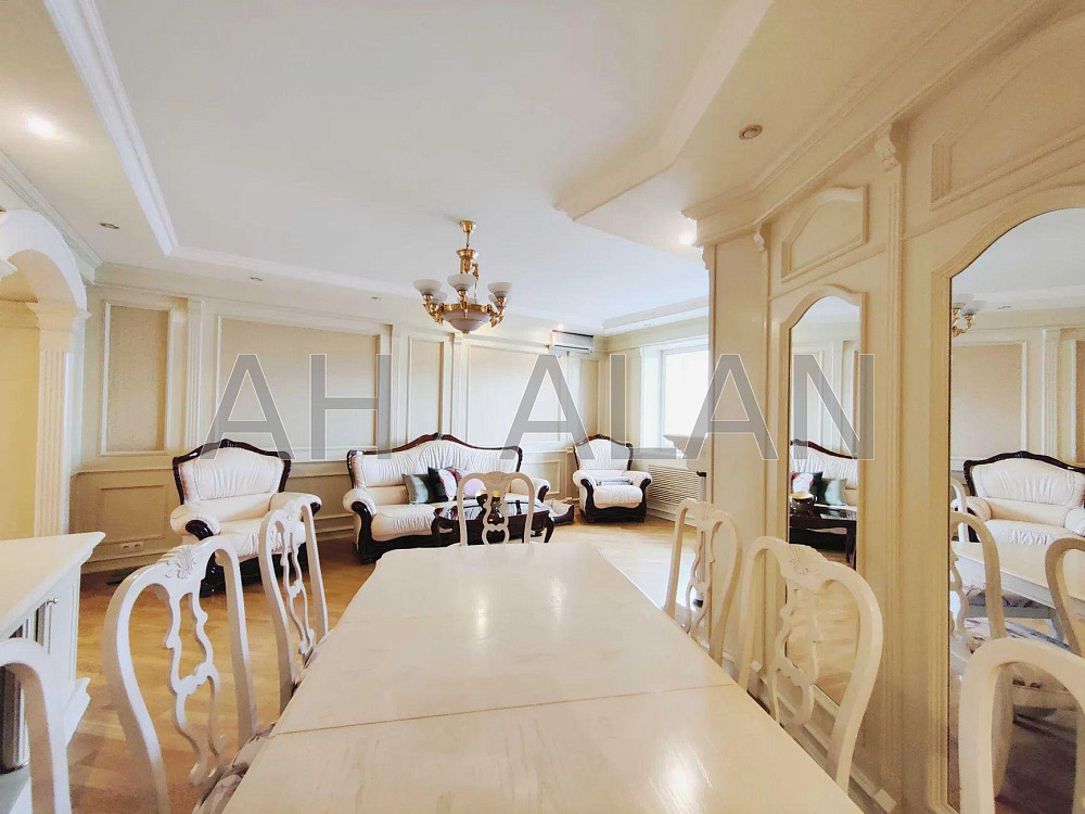 Продаж Будинок 3-кімнатний на Велика Житомирська вул., 14 Київ - фото 1