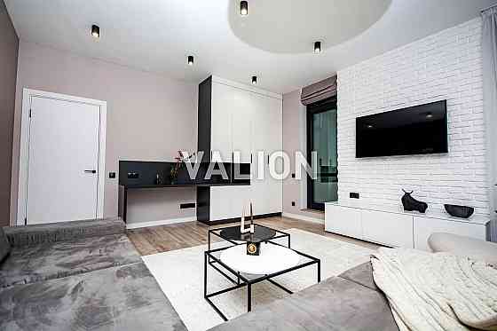 Продаж Квартира 2-кімнатна, 4/25 поверх на Ділова вул., д. 1/2 Kiev