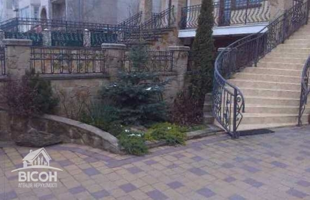 Продаж 3-поверховий  з ділянкою 4 сот 318 кв.м  на Голубовича вул. Тернопіль - фото 2