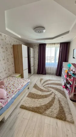 Продам 2 комнатную ЖК Счастливый Днепр