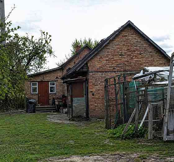 Продаж Будинок 3-кімнатний на вул. Центральна Карпиловка (Ривненський район)