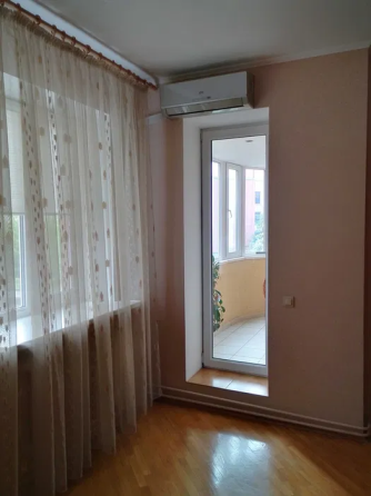 Продаж Квартира 1-кімнатна, 2/28 поверх на Ахматовой Анни, 13 Київ