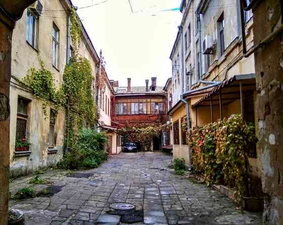 Продам  2-х уровневый флигель в центре города, ул.Пантелеймоновская/Муз.комедия Одеса