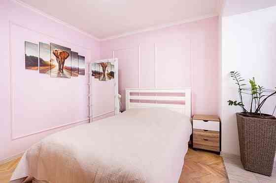 Продаж Квартира 4-кімнатна, 7/12 поверх на Митрополита Андрія Шептицького вул., д. 3-Б Київ