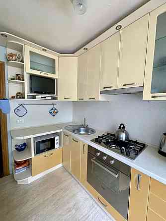 Оренда Квартира 3-кімнатна, 2/9 поверх на Профессора Подвысоцкого ул., 6а Киев