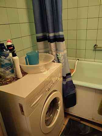 2-кімн. квартира біля метро Академмістечко, лоджія, тихий двір, власни Киев