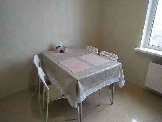 Оренда Квартира 2-кімнатна, 18/22 поверх на ул. Здолбуновская Київ