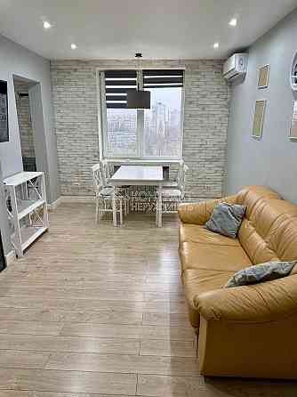 Продаж Квартира 3-кімнатна, 10/12 поверх на вул. Валентинівська Kharkiv