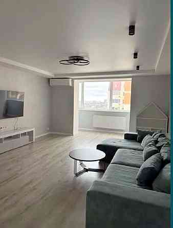 Трехкомнатная квартира в новом кирпичном доме на Черемушках Одеса