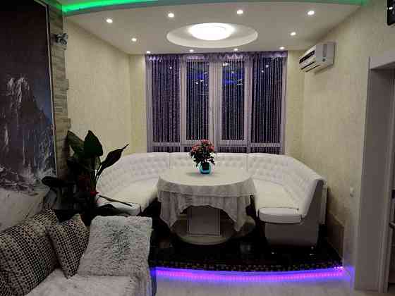 Оренда Квартира 2-кімнатна, 22/25 поверх на ул. Анны Ахматовой, 22 Kiev